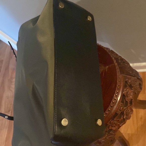 Authentic Michael Kors Leila Olive Green Large Nylon Tote Bag - Picture 13 of 16